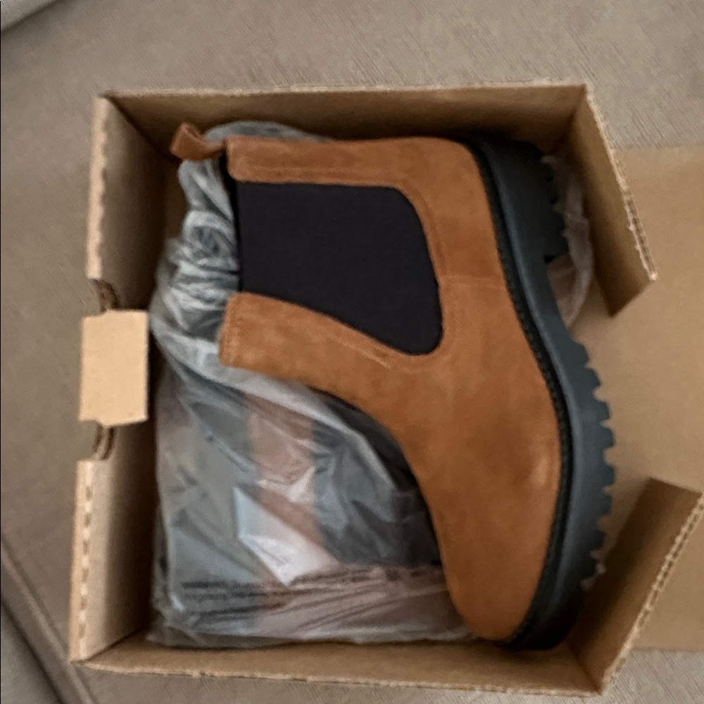 Caslon Miller Water Resistant Lug Chelsea Boot 7.5 - brand new - Picture 6 of 9